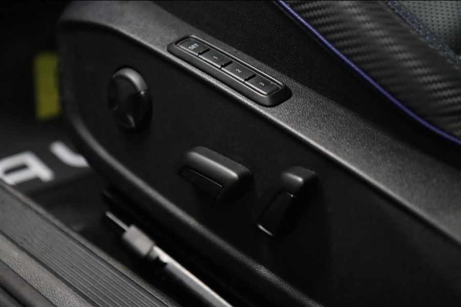 Volkswagen Golf 2.0 TSI R 4Motion PERFORMANCE /AKRA/PANO/HUD/IQ-LIGHT/H-K/BOMVOL