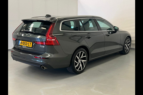 Volvo V60 2.0 T5 Momentum / NL-auto / CarPlay / Leder / Trekhaak