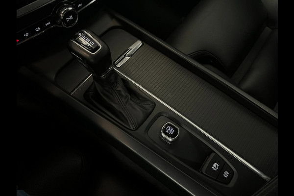 Volvo V60 2.0 T5 Momentum / NL-auto / CarPlay / Leder / Trekhaak