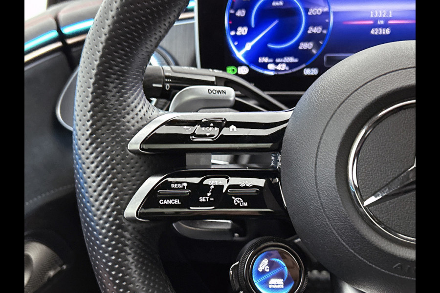 Mercedes-Benz EQE AMG 43 4MATIC 90 kWh(Goed OnderH, Panorama, 360 Camera, SfeerVerlichting, Massage Stoelen, StoelV, Lane A, Etc)