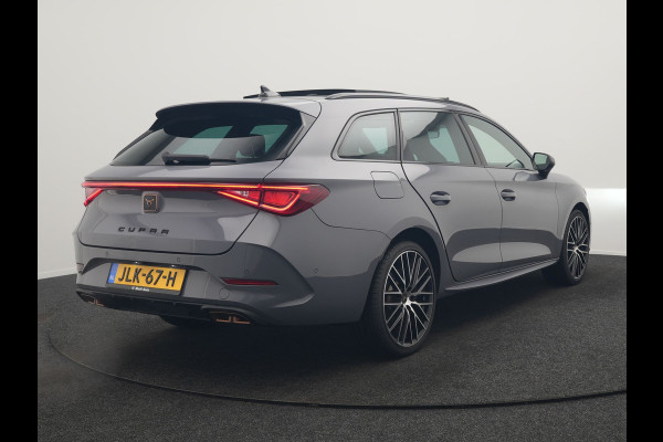 CUPRA Leon 1.4 e-Hybrid VZ Copper Edition PHEV 245pk Dealer O.H PHEV | Panodak | Adaptive Cruise | Sportstoelen Memory & Verwarmd | Sfeerverlichting | Apple Carplay | Blis | Keyless | Stuur Verwarmd | Navigatie | Virtual | DAB | Plug In Hybrid