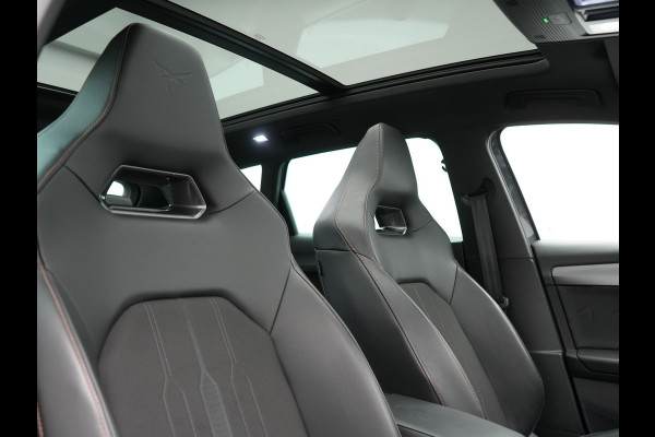 CUPRA Leon 1.4 e-Hybrid VZ Copper Edition PHEV 245pk Dealer O.H PHEV | Panodak | Adaptive Cruise | Sportstoelen Memory & Verwarmd | Sfeerverlichting | Apple Carplay | Blis | Keyless | Stuur Verwarmd | Navigatie | Virtual | DAB | Plug In Hybrid