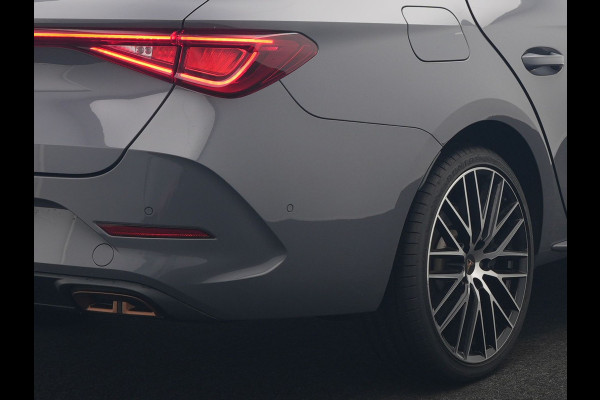 CUPRA Leon 1.4 e-Hybrid VZ Copper Edition PHEV 245pk Dealer O.H PHEV | Panodak | Adaptive Cruise | Sportstoelen Memory & Verwarmd | Sfeerverlichting | Apple Carplay | Blis | Keyless | Stuur Verwarmd | Navigatie | Virtual | DAB | Plug In Hybrid