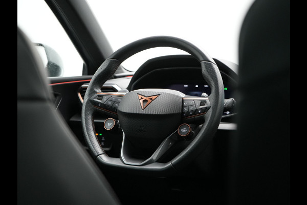CUPRA Leon 1.4 e-Hybrid VZ Copper Edition PHEV 245pk Dealer O.H PHEV | Panodak | Adaptive Cruise | Sportstoelen Memory & Verwarmd | Sfeerverlichting | Apple Carplay | Blis | Keyless | Stuur Verwarmd | Navigatie | Virtual | DAB | Plug In Hybrid