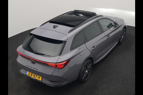 CUPRA Leon 1.4 e-Hybrid VZ Copper Edition PHEV 245pk Dealer O.H PHEV | Panodak | Adaptive Cruise | Sportstoelen Memory & Verwarmd | Sfeerverlichting | Apple Carplay | Blis | Keyless | Stuur Verwarmd | Navigatie | Virtual | DAB | Plug In Hybrid