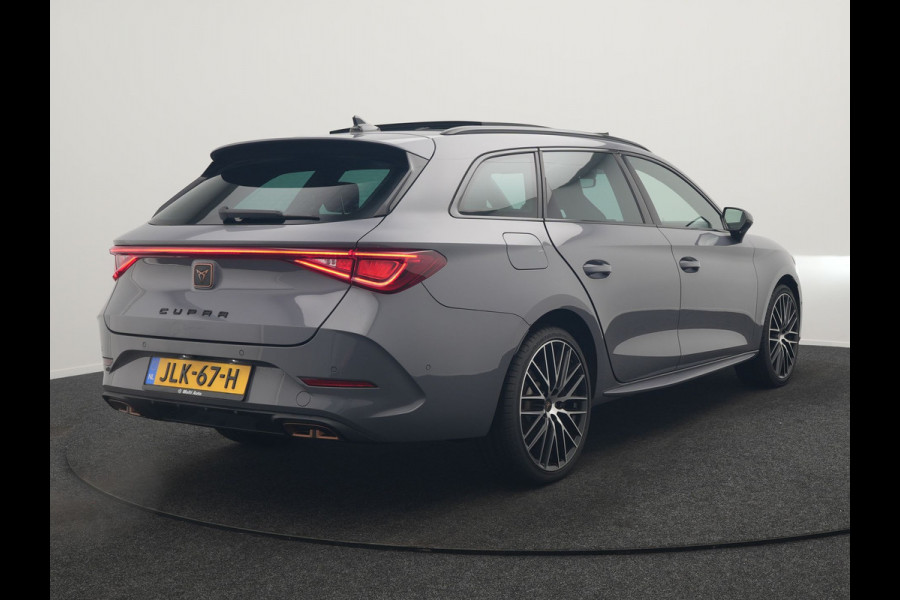 CUPRA Leon 1.4 e-Hybrid VZ Copper Edition PHEV 245pk Dealer O.H PHEV | Panodak | Adaptive Cruise | Sportstoelen Memory & Verwarmd | Sfeerverlichting | Apple Carplay | Blis | Keyless | Stuur Verwarmd | Navigatie | Virtual | DAB | Plug In Hybrid