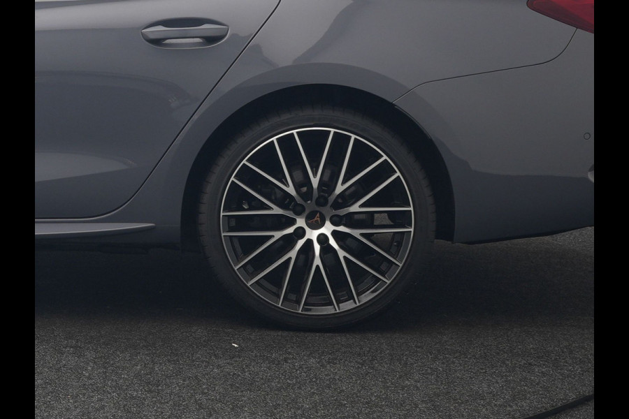 CUPRA Leon 1.4 e-Hybrid VZ Copper Edition PHEV 245pk Dealer O.H PHEV | Panodak | Adaptive Cruise | Sportstoelen Memory & Verwarmd | Sfeerverlichting | Apple Carplay | Blis | Keyless | Stuur Verwarmd | Navigatie | Virtual | DAB | Plug In Hybrid
