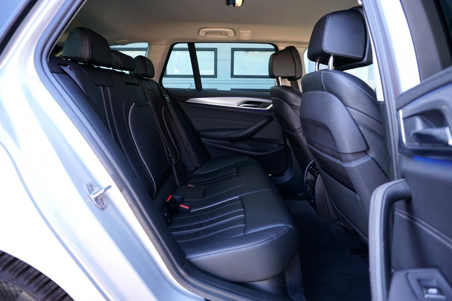 BMW 5 Serie Touring 520i High Executive *NL AUTO / DEALER OH* + MEMORY / HEAD-UP