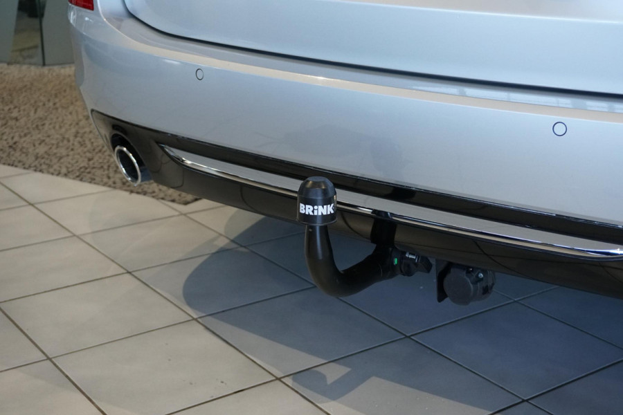 BMW 5 Serie Touring 520i High Executive *NL AUTO / DEALER OH* + MEMORY / HEAD-UP