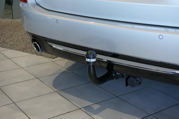 BMW 5 Serie Touring 520i High Executive *NL AUTO / DEALER OH* + MEMORY / HEAD-UP