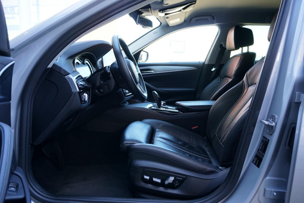 BMW 5 Serie Touring 520i High Executive *NL AUTO / DEALER OH* + MEMORY / HEAD-UP