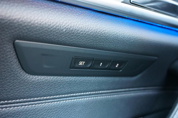 BMW 5 Serie Touring 520i High Executive *NL AUTO / DEALER OH* + MEMORY / HEAD-UP