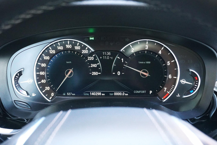 BMW 5 Serie Touring 520i High Executive *NL AUTO / DEALER OH* + MEMORY / HEAD-UP