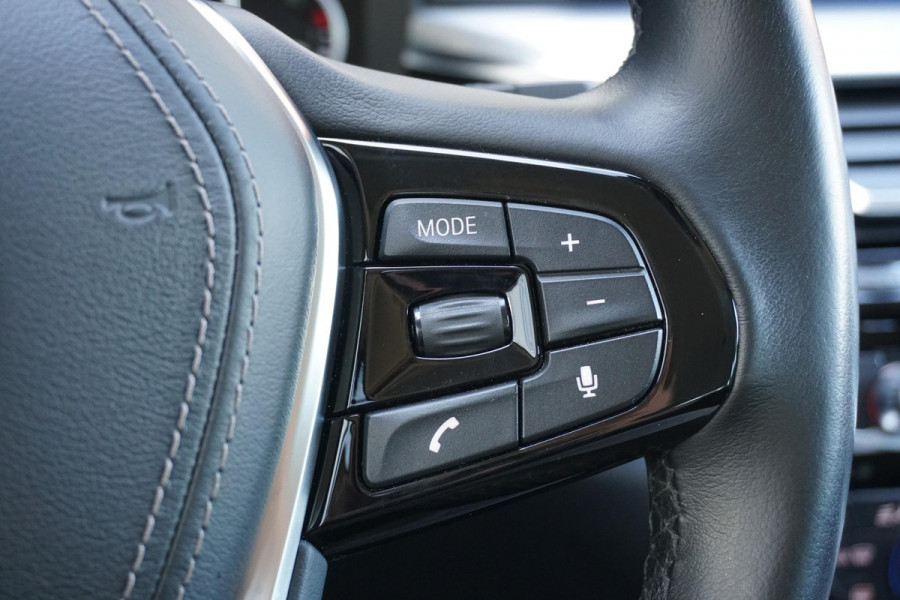 BMW 5 Serie Touring 520i High Executive *NL AUTO / DEALER OH* + MEMORY / HEAD-UP