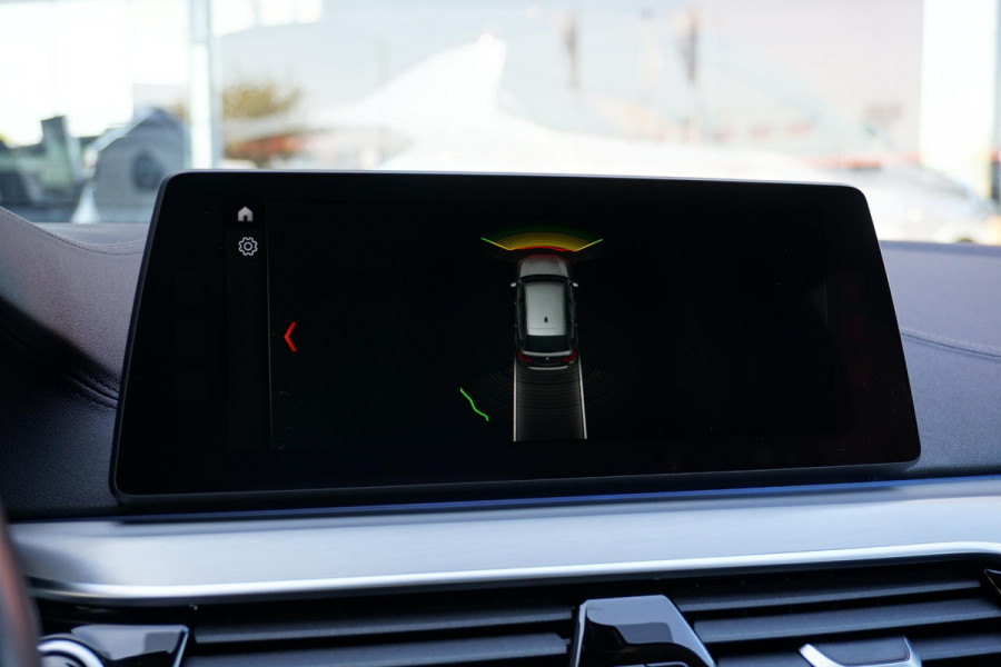 BMW 5 Serie Touring 520i High Executive *NL AUTO / DEALER OH* + MEMORY / HEAD-UP