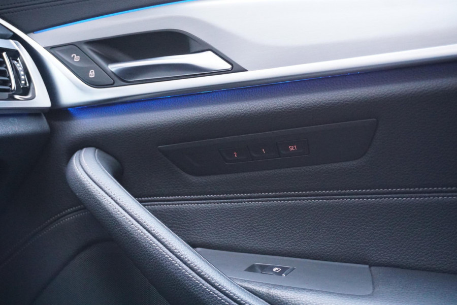 BMW 5 Serie Touring 520i High Executive *NL AUTO / DEALER OH* + MEMORY / HEAD-UP