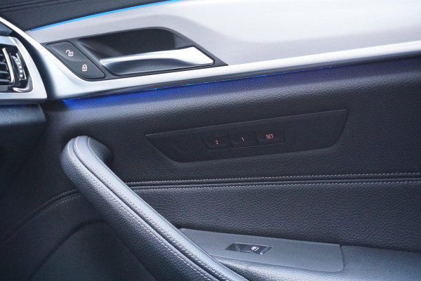 BMW 5 Serie Touring 520i High Executive *NL AUTO / DEALER OH* + MEMORY / HEAD-UP