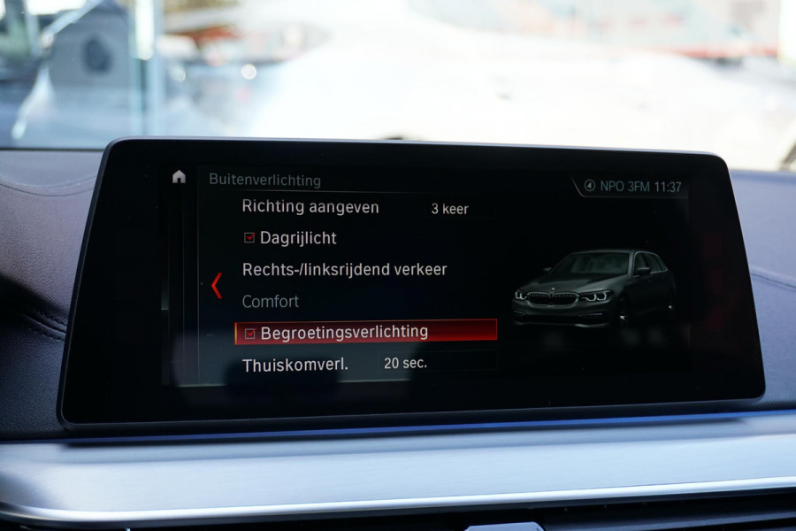 BMW 5 Serie Touring 520i High Executive *NL AUTO / DEALER OH* + MEMORY / HEAD-UP