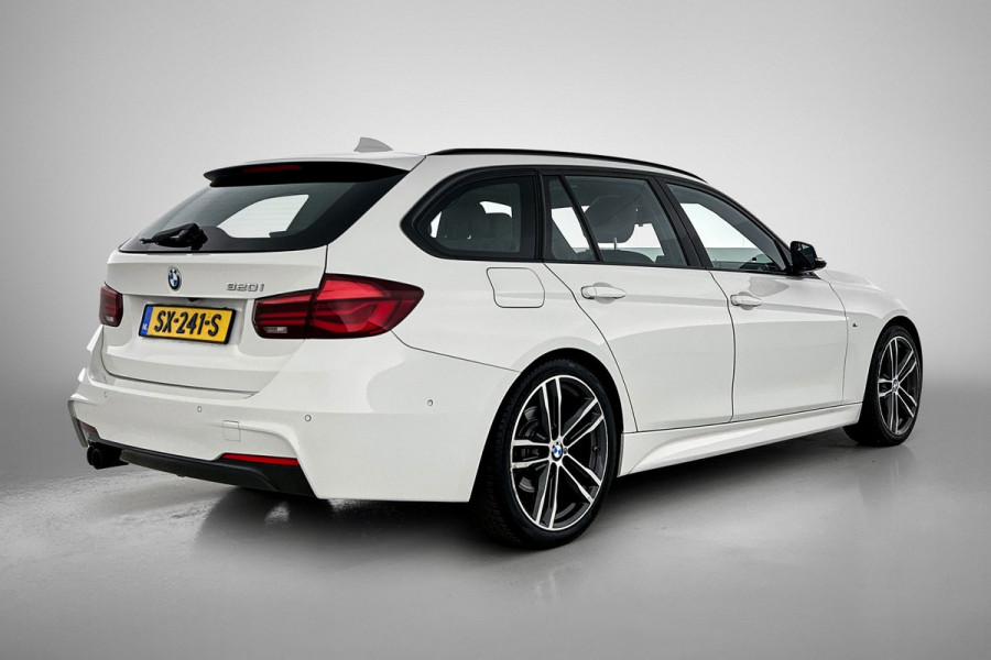 BMW 3 Serie Touring 320i Edition M Sport Shadow Executive(NL-auto, Dealer OnderH, Panorama, Camera, StoelV, Climate Con, NaviProf)
