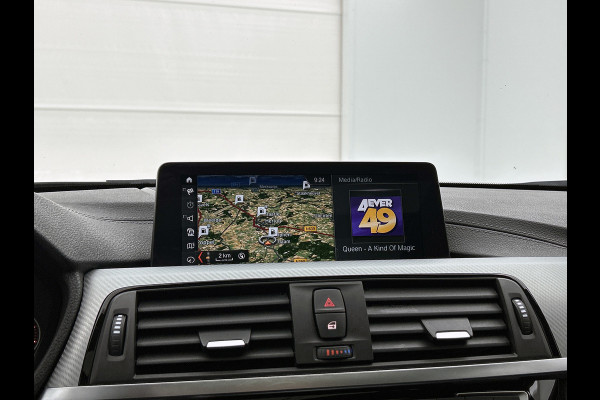 BMW 3 Serie Touring 320i Edition M Sport Shadow Executive(NL-auto, Dealer OnderH, Panorama, Camera, StoelV, Climate Con, NaviProf)