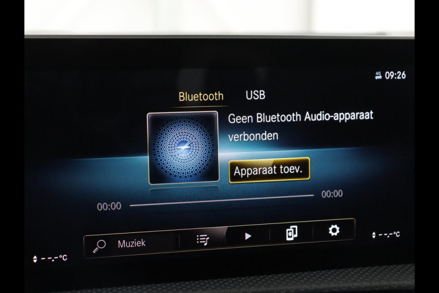 Mercedes-Benz CLA-Klasse 180 AMG Line | Panoramadak | Carplay | Leder/Alcantara | Stoelverwarming | Navigatie | Keyless | Camera | Full LED | Sportstoelen | Widescreen | Sfeerverlichting | Climate control