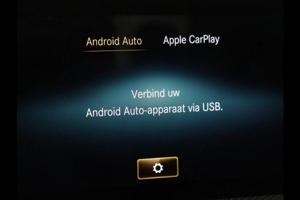 Mercedes-Benz CLA-Klasse 180 AMG Line | Panoramadak | Carplay | Leder/Alcantara | Stoelverwarming | Navigatie | Keyless | Camera | Full LED | Sportstoelen | Widescreen | Sfeerverlichting | Climate control