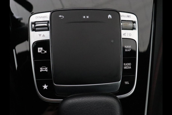Mercedes-Benz CLA-Klasse 180 AMG Line | Panoramadak | Carplay | Leder/Alcantara | Stoelverwarming | Navigatie | Keyless | Camera | Full LED | Sportstoelen | Widescreen | Sfeerverlichting | Climate control