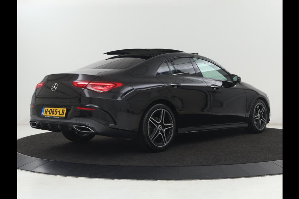 Mercedes-Benz CLA-Klasse 180 AMG Line | Panoramadak | Carplay | Leder/Alcantara | Stoelverwarming | Navigatie | Keyless | Camera | Full LED | Sportstoelen | Widescreen | Sfeerverlichting | Climate control