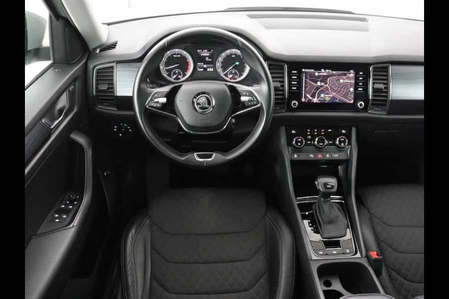 Škoda Kodiaq 1.5 TSI Business Edition | Trekhaak | Half leder | Keyless | Carplay | Canton Sound | Sfeerverlichting | Navigatie | Camera | Cruise control | Full LED | Bluetooth | Climate control