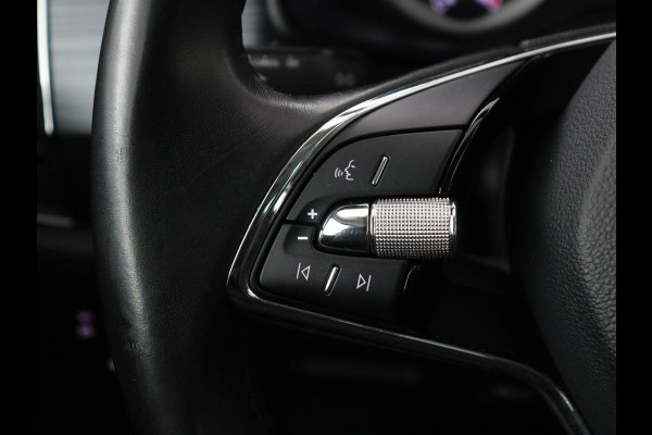 Škoda Kodiaq 1.5 TSI Business Edition | Trekhaak | Half leder | Keyless | Carplay | Canton Sound | Sfeerverlichting | Navigatie | Camera | Cruise control | Full LED | Bluetooth | Climate control