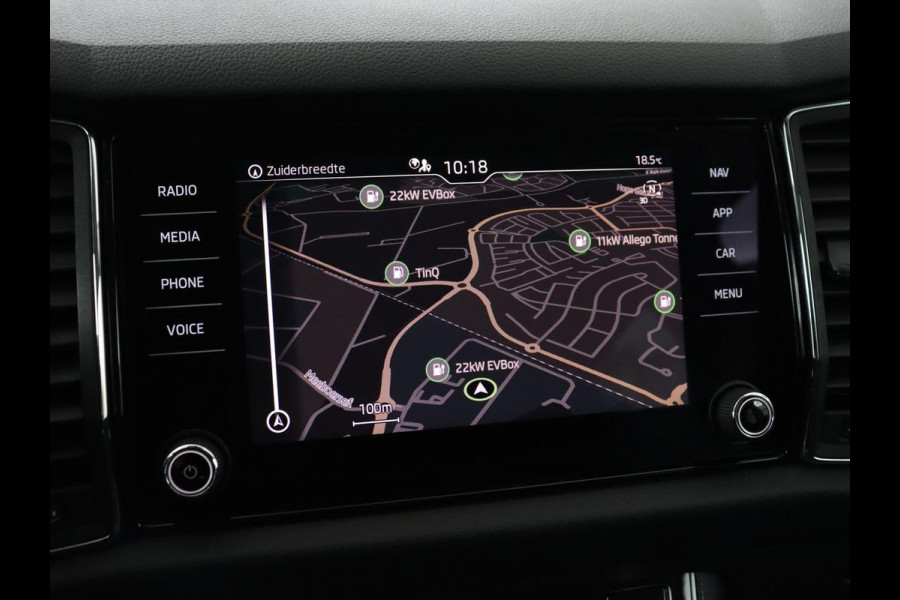 Škoda Kodiaq 1.5 TSI Business Edition | Trekhaak | Half leder | Keyless | Carplay | Canton Sound | Sfeerverlichting | Navigatie | Camera | Cruise control | Full LED | Bluetooth | Climate control