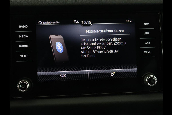 Škoda Kodiaq 1.5 TSI Business Edition | Trekhaak | Half leder | Keyless | Carplay | Canton Sound | Sfeerverlichting | Navigatie | Camera | Cruise control | Full LED | Bluetooth | Climate control