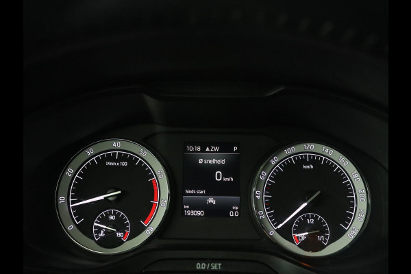 Škoda Kodiaq 1.5 TSI Business Edition | Trekhaak | Half leder | Keyless | Carplay | Canton Sound | Sfeerverlichting | Navigatie | Camera | Cruise control | Full LED | Bluetooth | Climate control