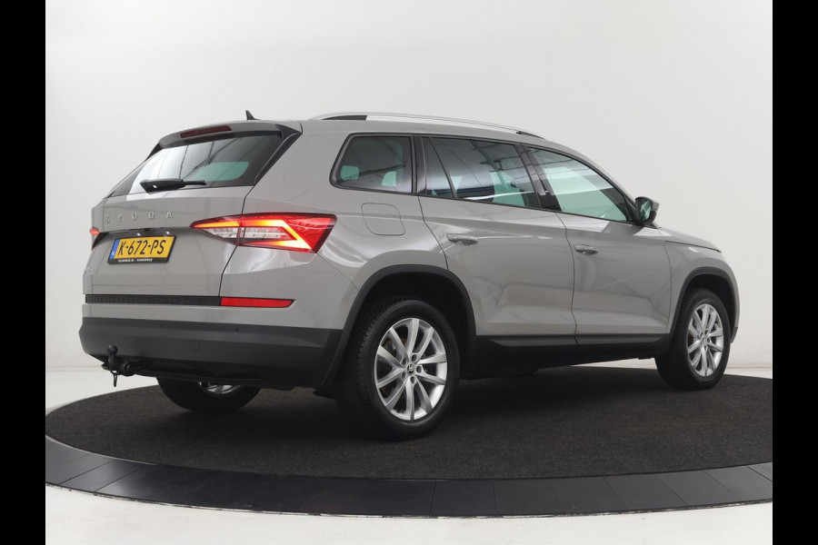 Škoda Kodiaq 1.5 TSI Business Edition | Trekhaak | Half leder | Keyless | Carplay | Canton Sound | Sfeerverlichting | Navigatie | Camera | Cruise control | Full LED | Bluetooth | Climate control