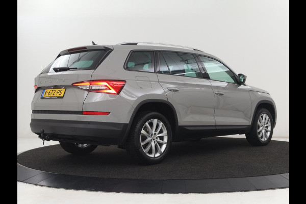 Škoda Kodiaq 1.5 TSI Business Edition | Trekhaak | Half leder | Keyless | Carplay | Canton Sound | Sfeerverlichting | Navigatie | Camera | Cruise control | Full LED | Bluetooth | Climate control