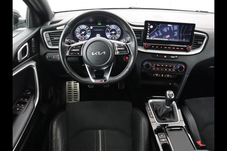 Kia ProCeed 1.5 T-GDi GT-PlusLine | Panoramadak | Stoelverwarming | Leder/Alcantara | Camera | Adaptive cruise | Achterbankverwarming | Keyless | Memory | Carplay | Navigatie | Full LED