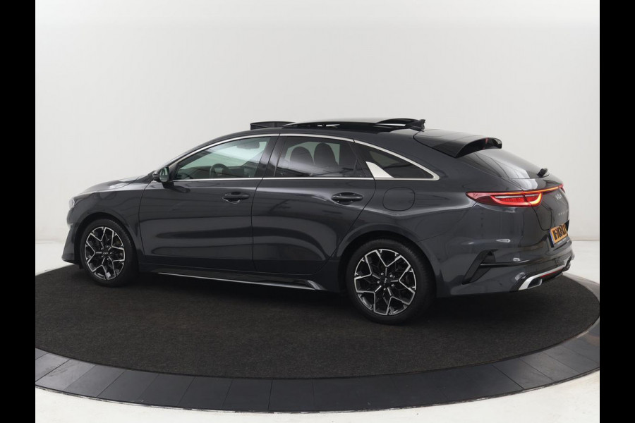 Kia ProCeed 1.5 T-GDi GT-PlusLine | Panoramadak | Stoelverwarming | Leder/Alcantara | Camera | Adaptive cruise | Achterbankverwarming | Keyless | Memory | Carplay | Navigatie | Full LED