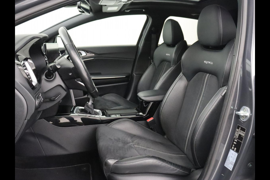 Kia ProCeed 1.5 T-GDi GT-PlusLine | Panoramadak | Stoelverwarming | Leder/Alcantara | Camera | Adaptive cruise | Achterbankverwarming | Keyless | Memory | Carplay | Navigatie | Full LED