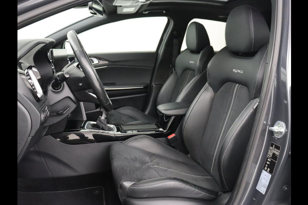 Kia ProCeed 1.5 T-GDi GT-PlusLine | Panoramadak | Stoelverwarming | Leder/Alcantara | Camera | Adaptive cruise | Achterbankverwarming | Keyless | Memory | Carplay | Navigatie | Full LED