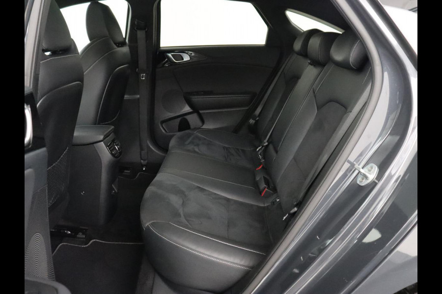 Kia ProCeed 1.5 T-GDi GT-PlusLine | Panoramadak | Stoelverwarming | Leder/Alcantara | Camera | Adaptive cruise | Achterbankverwarming | Keyless | Memory | Carplay | Navigatie | Full LED