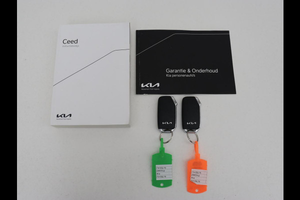 Kia ProCeed 1.5 T-GDi GT-PlusLine | Panoramadak | Stoelverwarming | Leder/Alcantara | Camera | Adaptive cruise | Achterbankverwarming | Keyless | Memory | Carplay | Navigatie | Full LED