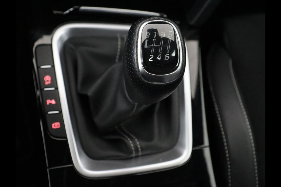 Kia ProCeed 1.5 T-GDi GT-PlusLine | Panoramadak | Stoelverwarming | Leder/Alcantara | Camera | Adaptive cruise | Achterbankverwarming | Keyless | Memory | Carplay | Navigatie | Full LED