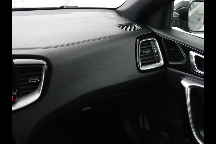 Kia ProCeed 1.5 T-GDi GT-PlusLine | Panoramadak | Stoelverwarming | Leder/Alcantara | Camera | Adaptive cruise | Achterbankverwarming | Keyless | Memory | Carplay | Navigatie | Full LED