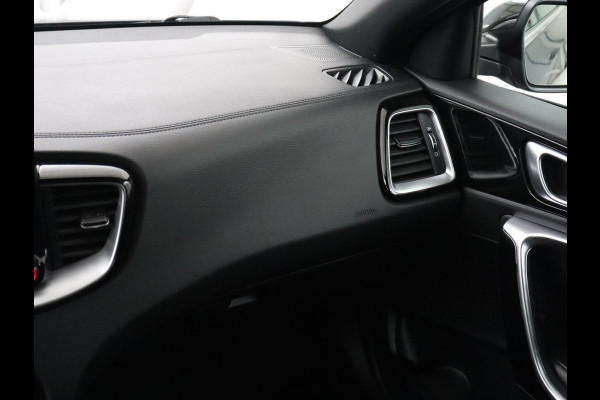 Kia ProCeed 1.5 T-GDi GT-PlusLine | Panoramadak | Stoelverwarming | Leder/Alcantara | Camera | Adaptive cruise | Achterbankverwarming | Keyless | Memory | Carplay | Navigatie | Full LED