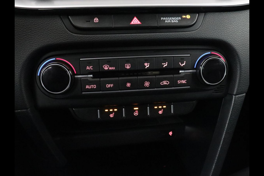 Kia ProCeed 1.5 T-GDi GT-PlusLine | Panoramadak | Stoelverwarming | Leder/Alcantara | Camera | Adaptive cruise | Achterbankverwarming | Keyless | Memory | Carplay | Navigatie | Full LED