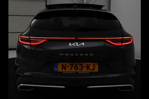 Kia ProCeed 1.5 T-GDi GT-PlusLine | Panoramadak | Stoelverwarming | Leder/Alcantara | Camera | Adaptive cruise | Achterbankverwarming | Keyless | Memory | Carplay | Navigatie | Full LED