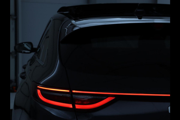 Kia ProCeed 1.5 T-GDi GT-PlusLine | Panoramadak | Stoelverwarming | Leder/Alcantara | Camera | Adaptive cruise | Achterbankverwarming | Keyless | Memory | Carplay | Navigatie | Full LED