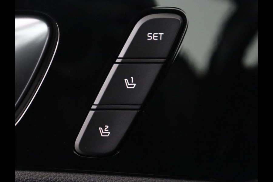 Kia ProCeed 1.5 T-GDi GT-PlusLine | Panoramadak | Stoelverwarming | Leder/Alcantara | Camera | Adaptive cruise | Achterbankverwarming | Keyless | Memory | Carplay | Navigatie | Full LED