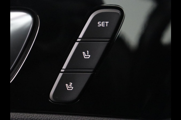 Kia ProCeed 1.5 T-GDi GT-PlusLine | Panoramadak | Stoelverwarming | Leder/Alcantara | Camera | Adaptive cruise | Achterbankverwarming | Keyless | Memory | Carplay | Navigatie | Full LED