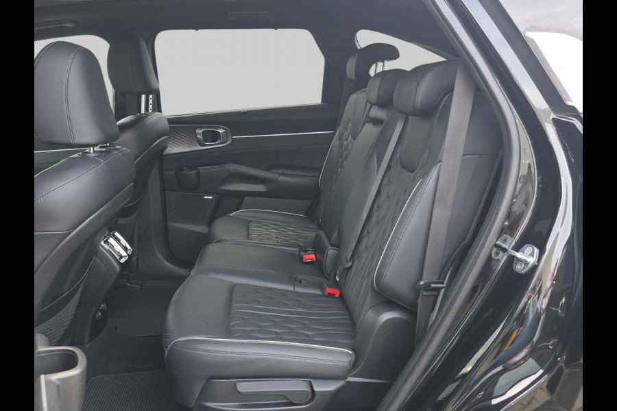 Kia Sorento 1.6 T-GDI Plug-in Hybrid 4WD ExecutiveLine 7p. | Automaat | Stoelverwarming/Koeling | 360 Camera | Volleder | Trekhaak | Pano | Bose |